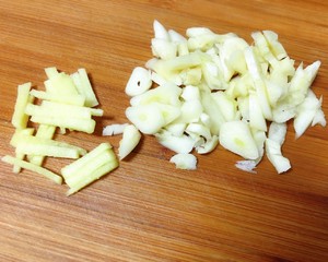 The quick worker of office worker is simple dinner -- the practice measure that orchid Qing Dynasty fries carrot on the west 5