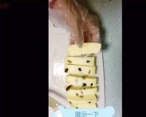 ヨーグルトはケーキを蒸発させ、単純に、子供の老人が食べるのが大好きな練習法3