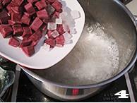 The practice measure of a thick soup of violet potato tremella 4