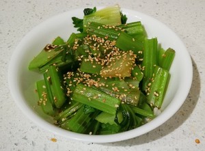 The wants exclusively to eat course when falling ill - the practice measure of celery of cold and dressed with sause 5