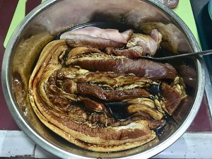Old wide the practice measure that contains bacon 7