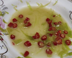 Silk of lettuce of cold and dressed with sause (dinner reducing weight) practice measure 6
