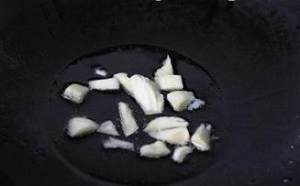 Xiangxilan spends garlic the practice measure that fries crackling bowel 5