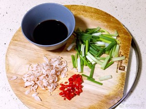 クイックワーカーディッシュ：油が古い豆腐4をこぼす練習方法