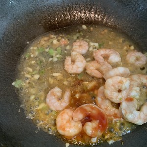 The practice measure of eggplant juice shelled fresh shrimps 7