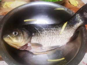 家族の日常生活の醤油漬け魚の練習法2