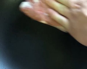 醤油で煮込んだ肉のシチューの卵の調理方法1  
