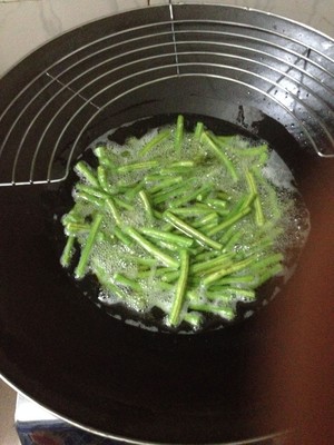 The practice measure of aubergine beans horn 3
