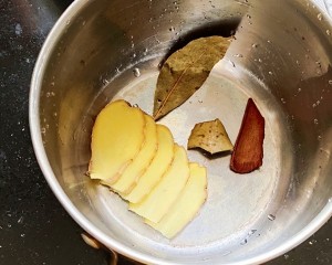 醤油の中の最も簡単な煮込みのチョップ[あなた 確実に満たされています！  ！  ！  ]練習対策7 