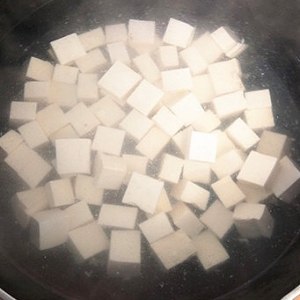 The practice measure of bean curd of the daily life of a family 2