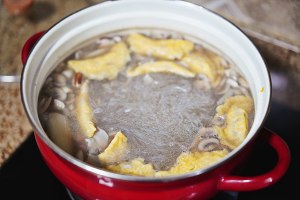 クイックワーカーは美味しい卵団子きのこのスープのバオの練習方法6