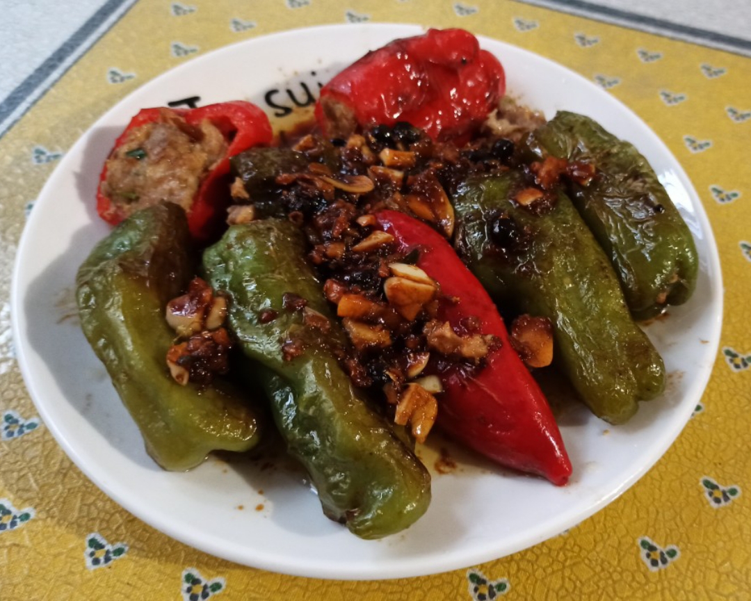 
Yam bean ground meat brews green pepper to make the way of chili