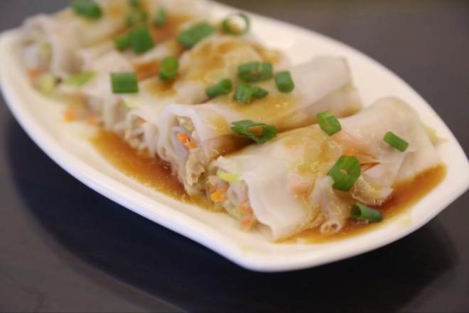 豚の腸のピンクの蒸しの黄金の滞在の肉の細かくて柔らかいの練習、おいしい方法