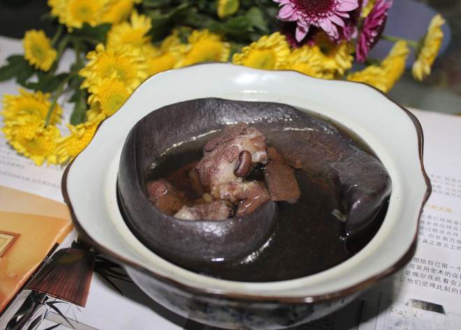 豚横男のバオの鶏の骨の草の練習、おいしい作り方