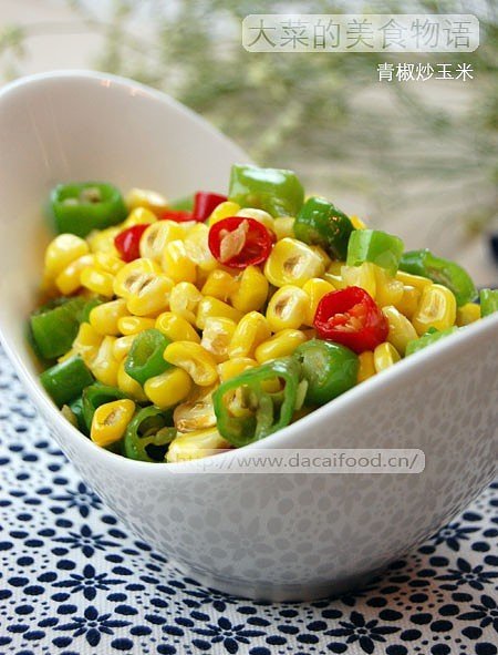 
Green pepper fries the practice of corn, green pepper fries corn how to be done delicious