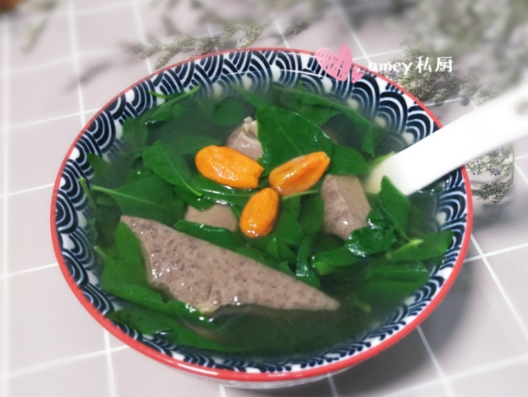 びわの葉の豚の水平マンのスープの実践は、おいしいどのように行います