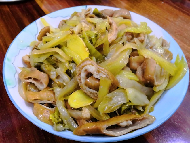 漬物は豚の腸の炒め物、漬物は豚の腸を炒めるおいしい方法