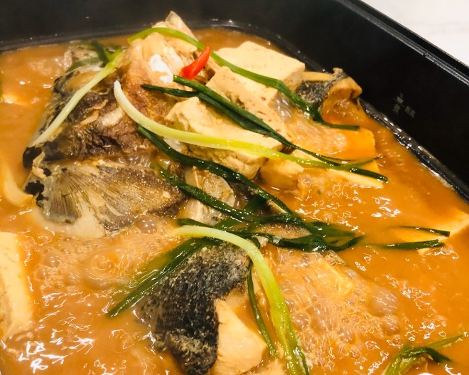 魚の頭は豆腐の練習を煮込みますが、煮込んだ魚の頭はどうですか
