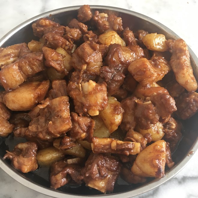チョップ豚ナンのジャガイモの実践、おいしい作り方
