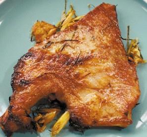 穏やかなタイプレモンの葉のシトロネラが豚のスクラグの練習を焼く