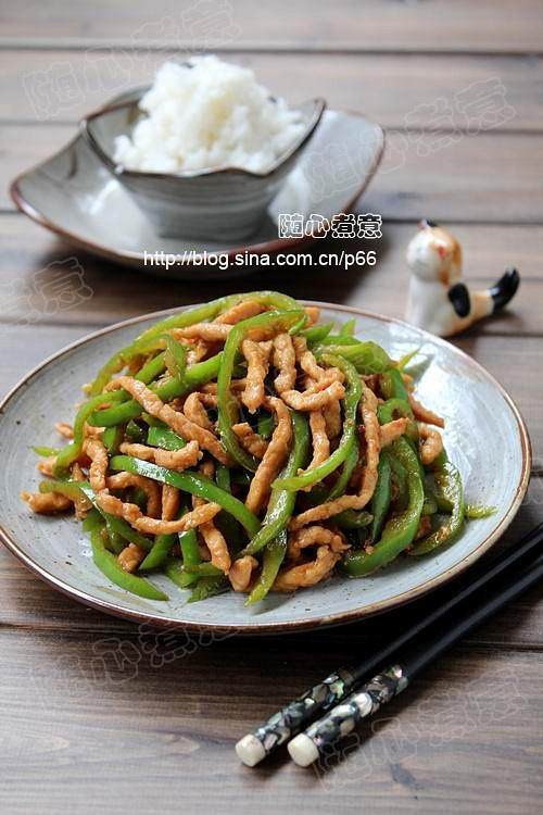 
Green pepper fries the practice of shredded meat, green pepper fries shredded meat how to be done delicious