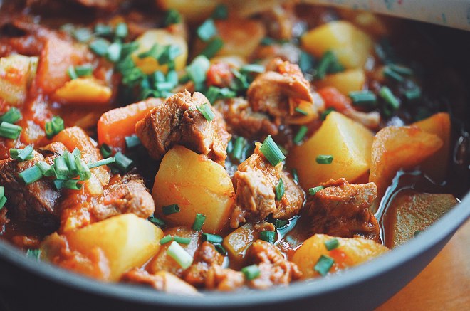 
Tomato potato stews the practice of beef, how to do delicious