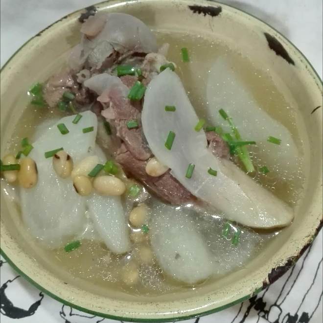 大豆かぶのバオの豚の大骨のスープの実践