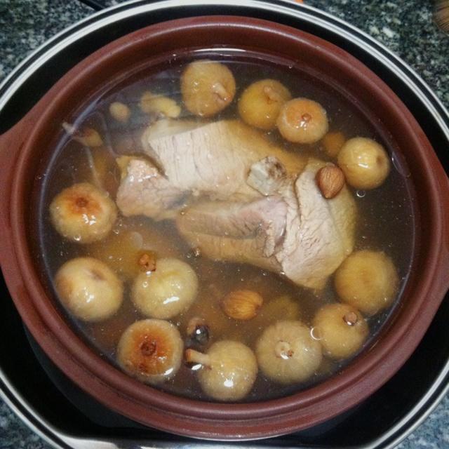 シチューを煮込んだイチジク豚がお湯を沸かす(咳止め)練習