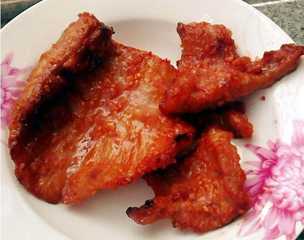 赤発酵豆腐のニンニクの成都は豚のスクラグの練習を焼く