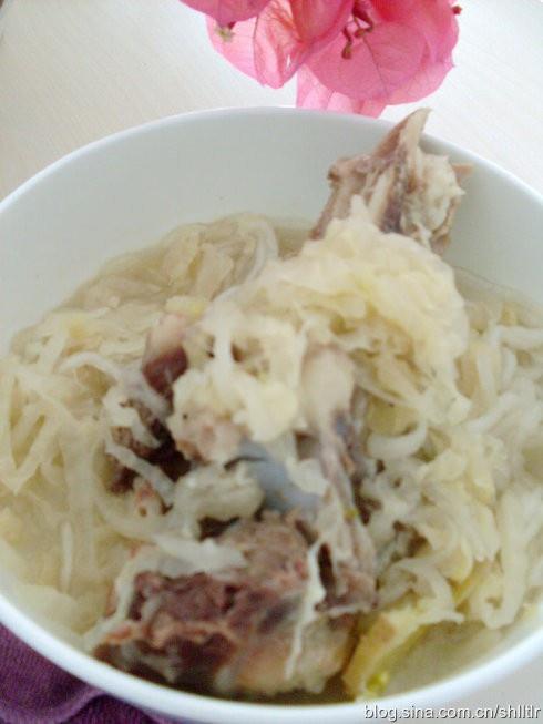 白菜の漬物の豆またはサツマイモ澱粉から作られた麺は、豚の強い性格の練習、おいしい方法