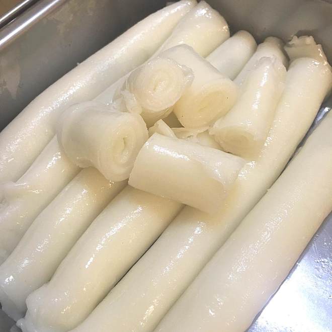 伝統的な豚腸のピンクに似せて（香港の高速腸混合ソース腸）練習