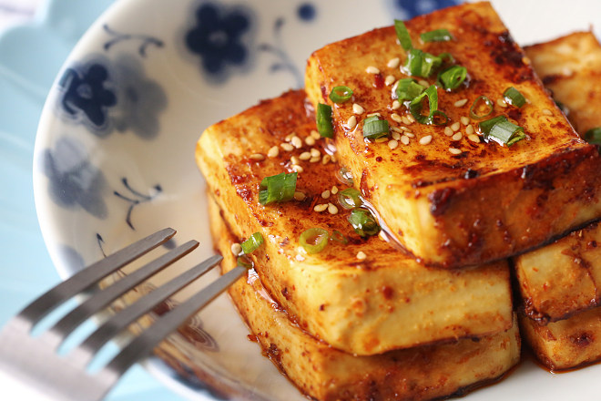 
Do not grow fat series in the winter: The Zi of low fat health bakes the practice of bean curd like that