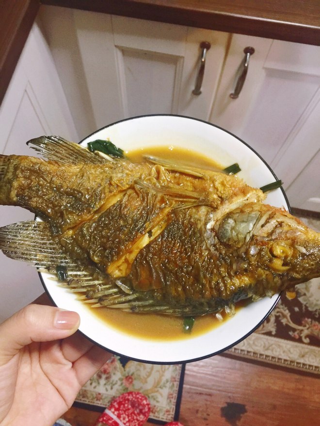 醤油で魚の煮込みをしないママは良い妻の練習ではありません