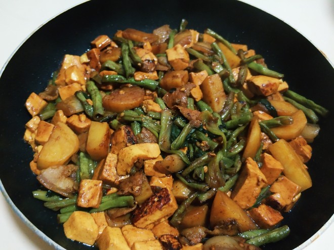 ポークポテトビーンズの角の白菜は、豆腐の練習を煮込みます