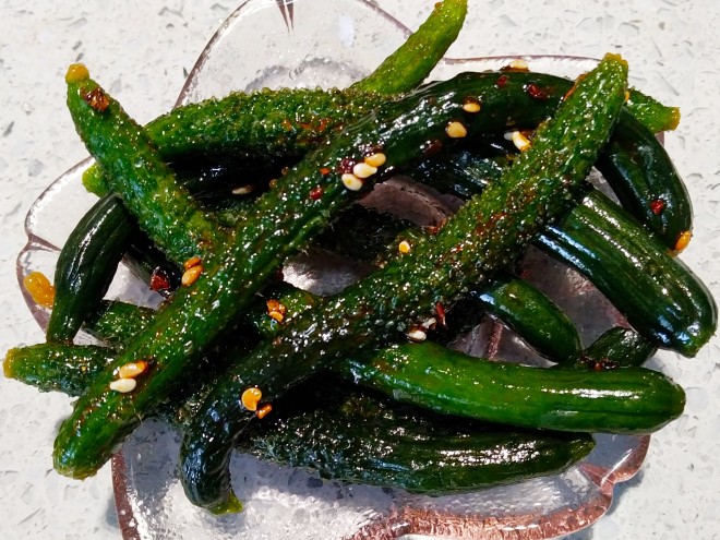 小さいキュウリの練習を膨らませる、小さいキュウリを美味しくする方法を膨らませる