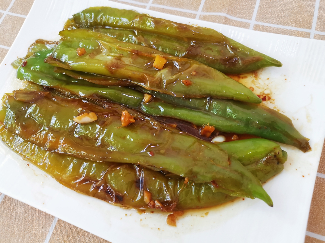 ごはんといっしょの料理（虎皮少技）練習の虎の皮のいくつかのホットスパイス植物のいずれかを指摘