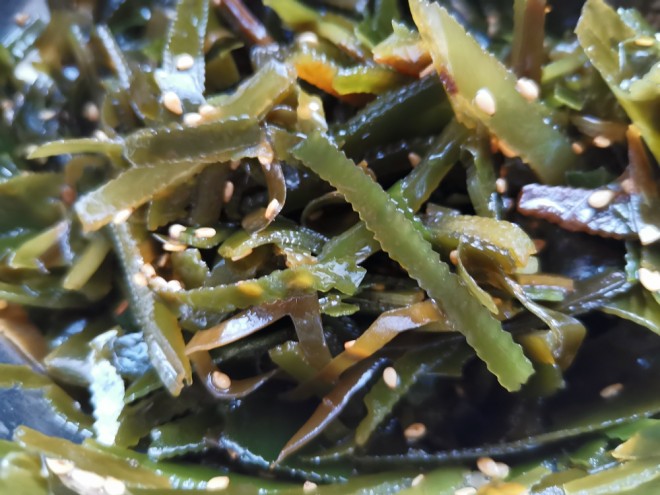 ゴマは昆布、繊細な器用な手、カルシウムの充填が食事の道を去り