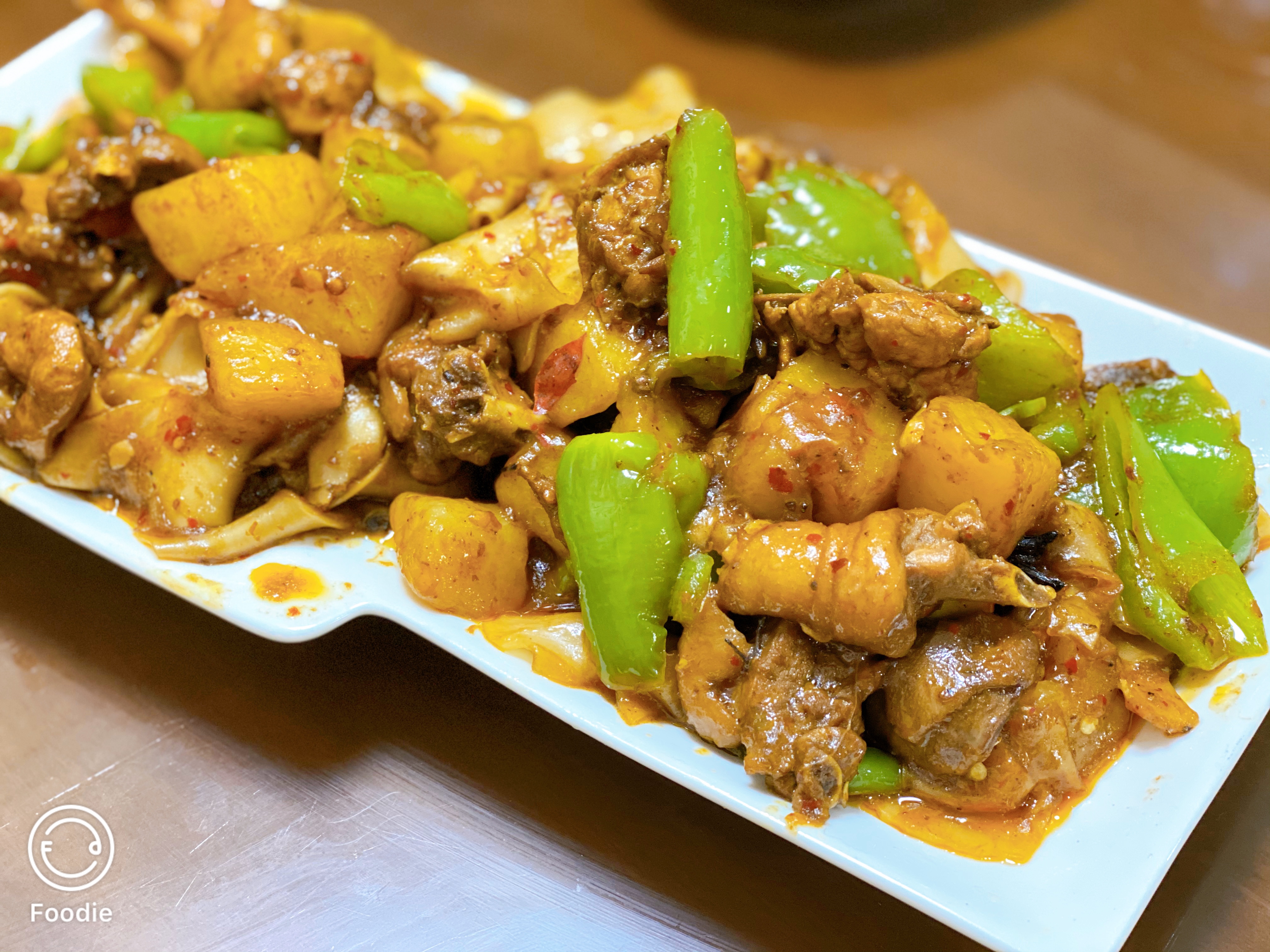 おいしい食べ物への渇望を満たす美味しい新jiangの鶏肉の実践、おいしい方法