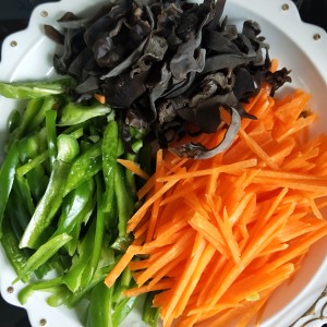 Traditional edition is sweet-and-sour juice fish sweet shredded meat, of adult child love most, I also like to eat, putting thick broad-bean sauce just is old flavour, will quickly try. practice measure 14