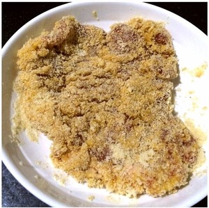 深脂肪または油（豚は大きい）でテロに逃げる金のポークチョップ 5 