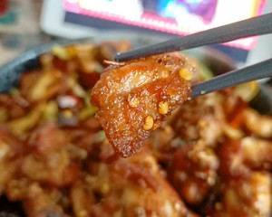 おいしい ホットエディショントウガラシ14の鶏肉の実践測定におけるディープフライの効果 
