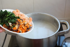 The practice measure of congee of Xianggu mushroom of gallinaceous Chengdu shelled fresh shrimps 11