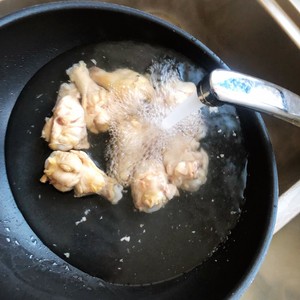 Root of wing of sweet juice chicken, the practice measure that the suck that simple family person loves the way points to chicken 3