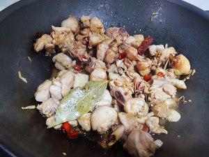 The practice measure of Xianggu mushroom chicken 5