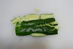 Sweet hot cucumber mixes the practice measure of pig ear 4