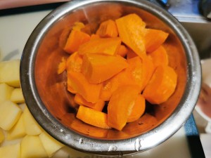 The practice measure of chicken of peaceful type curry 5