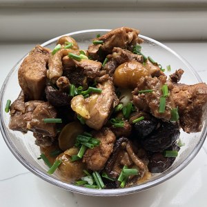 The practice measure of the chicken of Chinese chestnut Xianggu mushroom that stew 9