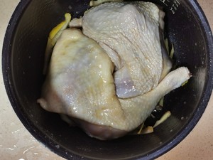 シークレットチキンを手で裂く練習の動き9