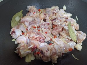 The practice measure of Xianggu mushroom chicken 4