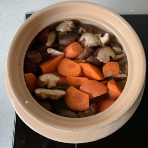 The practice measure that stews drumstick than the Xianggu mushroom with yellow stew even delicious chicken 7
